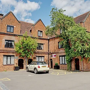 Oyo Dovecote Birmingham