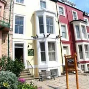 https://pinewood-house-whitby.yorkshirehotels.net
